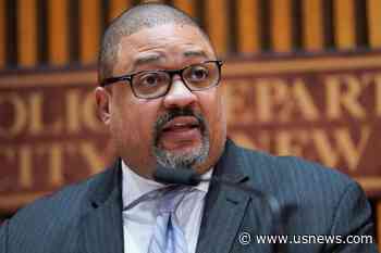 NYC Prosecutor Drops Over 300 Convictions Tied to Officers Found Guilty of Crimes