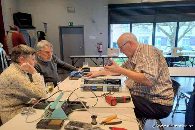 Repair Café Klein-Brabant repareert al tien jaar de meest diverse dingen: “Wij doen alles gratis, tenzij er vervangstukken nodig zijn”