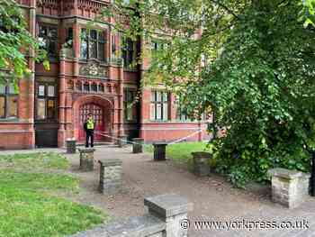 Onging police incident in Duncombe Place near York Minster