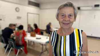 Seniors looking to beat Manitoba heat wave advised to stay hydrated, seek shelter from sun