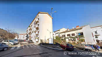 Smurano cassaforte in casa del padre, la figlia sorprende i ladri e viene spinta giù dalle scale