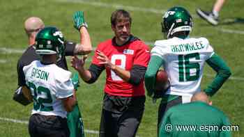 Aaron Rodgers takes control of Jets' offense, which means pop quizzes