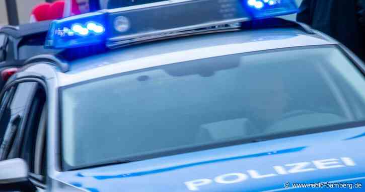 Einbrecher klaut Waffe und bedroht damit Hausbewohner