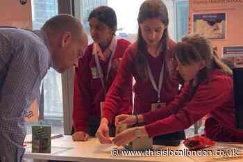 Girls invent classroom monitor to tackle climate warming