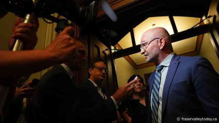 Justice minister says government to reject Senate changes to judicial oversight bill