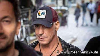 Nach Vorwürfen gegen Lindemann – Rammstein-Fans und Demonstranten geraten vor Konzert aneinander