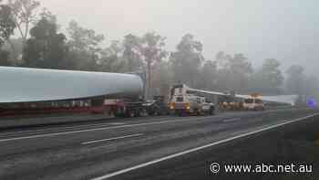 Gigantic wind farm blades on 350-kilometre journey across WA's South West