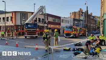 Southampton: Roads shut as firefighters tackle city centre blaze