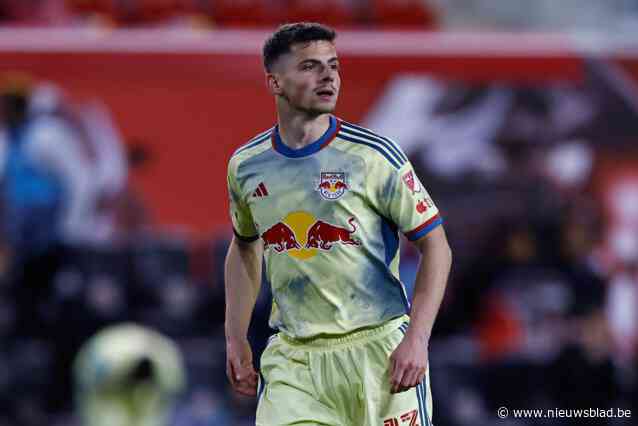 Dat overwinningsfeestje kwam met een kater: profvoetballer Dante Vanzeir veroordeeld tot rijverbod voor rijden onder invloed, met telefoon in de hand