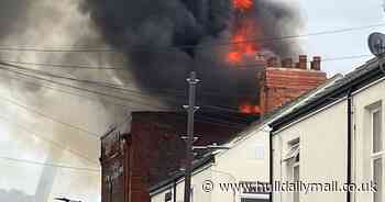 Dramatic scenes as fire engulfs former Premiere Bar in Hull