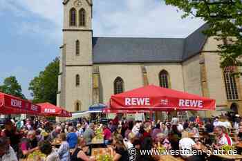 Bielefelder feiern „Schildesche kulinarisch“ bei Traumwetter