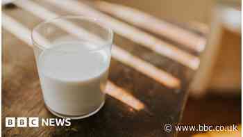 Marks & Spencer scraps milk use-by dates to cut waste