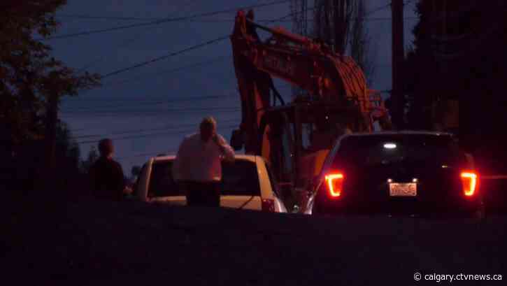 Body of Calgary worker, buried in trench, recovered