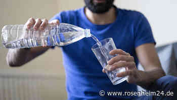 Fast 9.000 Euro im Jahr – deutsche Bürger schmeißen Geld zum Fenster raus