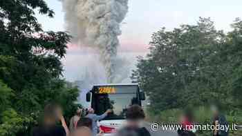 L'autobus si guasta e si alza colonna di fumo: paura a Massimina