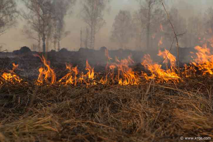 Comanche Fire burns eight miles west of El Rito