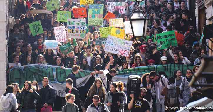Oggi ci muoviamo in una stanza al buio: bisogna tornare a studiare