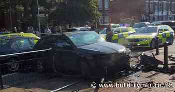 Major crash on Anlaby Road with both lanes closed - live updates