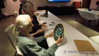 Art literacy program in Simcoe County aims to make meaningful changes for people with dementia