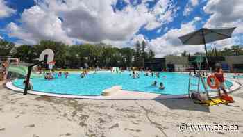Regina residents unconcerned as city introduces security to Wascana Pool after bear spray incident