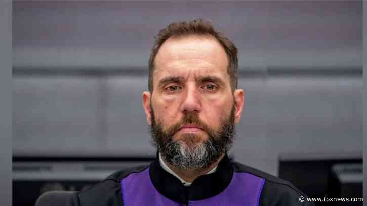 Trump indictment ridiculed by ex-Reagan DOJ official, citing prosecutor's McDonnell, Edwards case failures