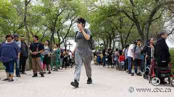 Long lineups for treaty annuities at The Forks spark discussion about 'insulting' $5 payment