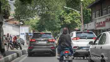 Iran: Polizei schießt auf gestohlenen Wagen und tötet Sohn von Autodieb