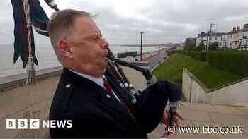 Cleethorpes Bagpipe collector smashes own world record