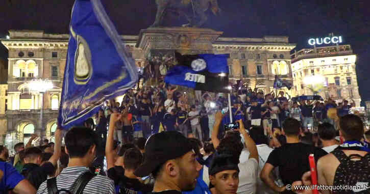 L’Inter perde, ma in Duomo i tifosi fanno festa: cori e fumogeni nonostante la sconfitta col Manchester City