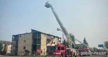 Apartment lights up in flames in Edmonton’s Eastwood neighbourhood