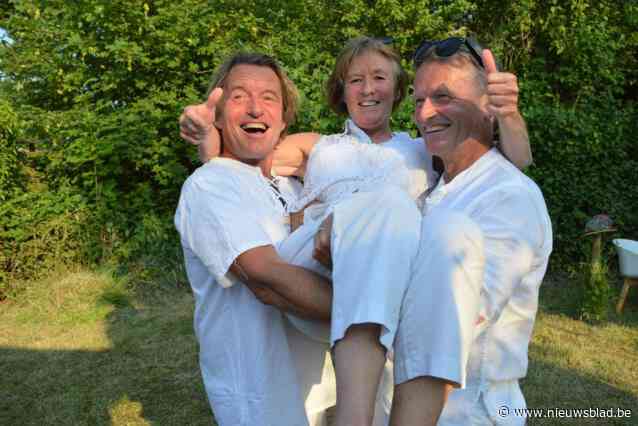 Drieling viert zestigste verjaardag: “Toen onze papa het vernam viel zijn haar letterlijk uit, onze ouders hadden al tweeling”