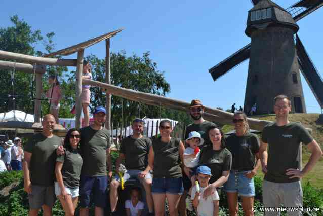 Creatieve ouders maken van molensite Evergems coolste, maar op officiële openingsdag niet koelste speeltuin: “Dankzij veel vrijwilligerswerk extra fraaie ontmoetingsplek voor jong en oud”