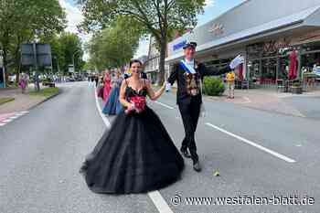 Schützenfest in Warburg: Charmantes Königspaar erobert Herzen im Sturm