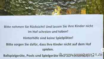„Sie Menschenfeind!“: Nachbar beschwert sich über Krach und Lärm – Zettel in Wohnhaus spaltet die Gemüter