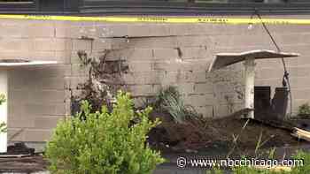 Man injured after car strikes Chicago Starbucks, police say