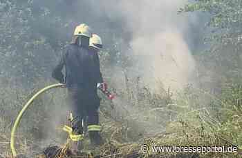 FW-EN: Feuerwehr Hattingen bekämpft mehr als zwei Stunden einen Flächenbrand