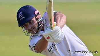 County Championship: Warwickshire's Sam Hain hits century against Nottinghamshire