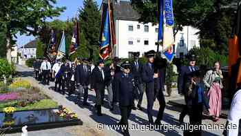 Soldatenkameradschaft Kriegshaber weiht Ehrenmal ein