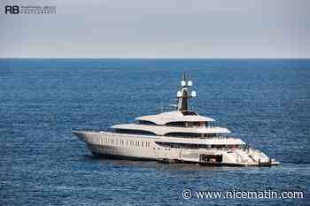 Le yacht de James Packer, homme d'affaires et ex-mari de Mariah Carey au mouillage au large de la Côte d'Azur