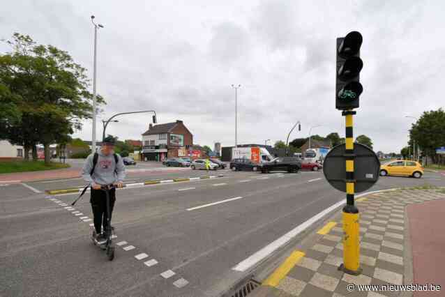 Nieuwe regeling voor verkeerslichten moet gevaarlijk kruispunt veiliger maken: “De wachttijden zullen wel toenemen”