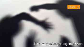 Rentner auf der Anklagebank: Staatsanwalt berichtet von brutaler Gewalt