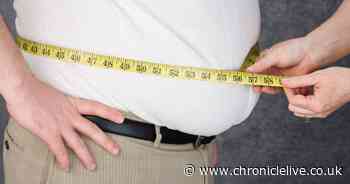 Health expert Michael Mosley explains if it's better to lose weight quickly and gives diet advice