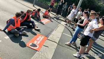 Jenaer Berufsschüler interviewen im Live-Unterricht die Klimakleber