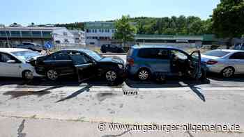 Vier Autos bei Unfall auf B28 in Ulm aufeinander geschoben