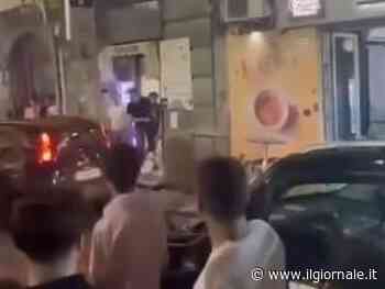 Auto contro la folla, sfiorata tragedia nel Napoletano