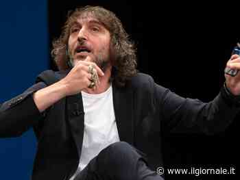 Cruciani rende omaggio a Berlusconi: "Un vero gigante"