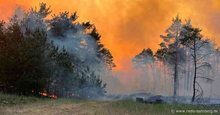 Feuer auf früheren Truppenübungsplätzen – Dorf evakuiert