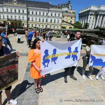 Pentagon Trains Ukrainian War-Crimes Prosecutors—As Lawmakers Press for More