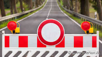 Vollsperrung FFB 17 der Brucker Straße in Emmering