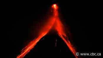 Mayon volcano lava flows in Philippines, thousands decamp to evacuation centres